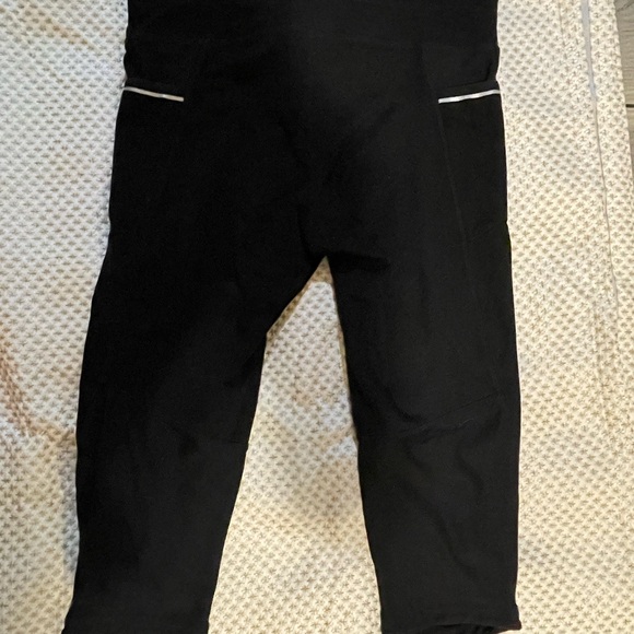 Athleta Black Capri Pants - Picture 5 of 6